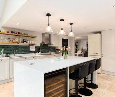 2 bedroom semi-detached house to rent - Photo 6