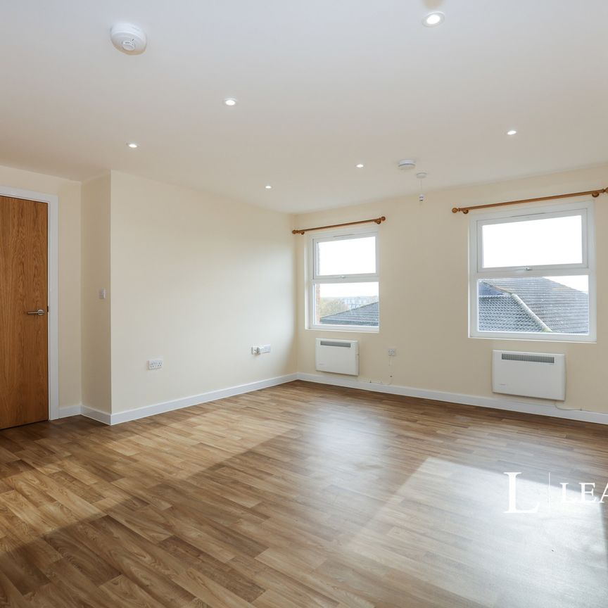 2 bedroom apartment to rent St. Peters Gardens, Marefair, Northampton, Northamptonshire, NN1 - Photo 1