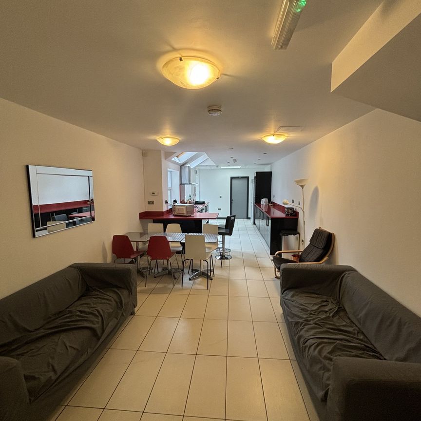 76 EXETER ROAD - Photo 1