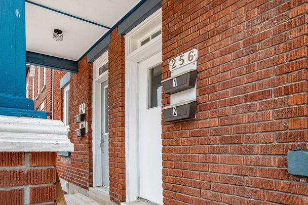 For Lease - 256 Park Park Unit# 2, Vanier and Kingsview Park, Ontario - Photo 1