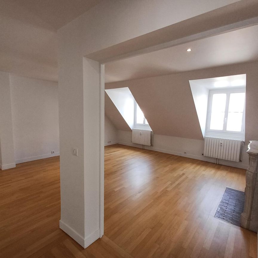 location Appartement F4 DE 127.45m² À PARIS - Photo 1