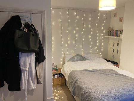 3 Bed Flat, Kendoa Road, SW4 - Photo 2