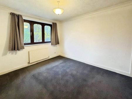 4 bedroom detached house to rent - Photo 3