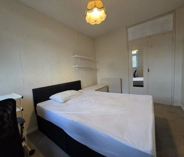 Crewkerne Court, Bolingbroke Walk, Battersea, SW11, Property for rent - Photo 2