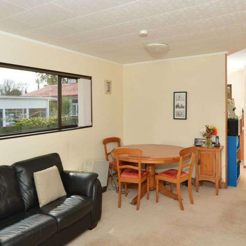 Convenience in Kensington - Photo 1