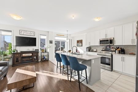 For Lease - 324 Blossom Pass Terrace, Orleans - Cumberland and Area, Ontario - Photo 3