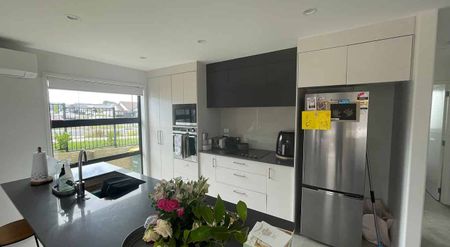 3bd house, Viewing at 11:30 am, Saturday, 29th Nov - Photo 5