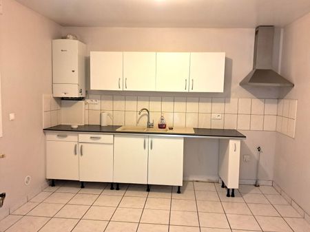 Location Maison 4 pièces 99m² SENS 89100 - Photo 2