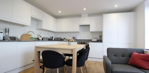 1 bedroom in a house share to rent - Photo 2