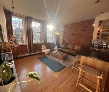 One bedroom loft in Gastown - Photo 1