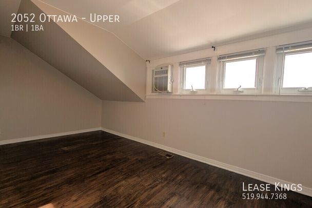 1 Bed 1 Bath Upper on Ottawa - Off Street Parking and In-Unit Laundry Included! - Photo 1