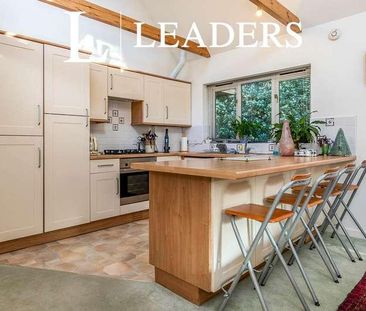 Ten & A Half, Glenheadon Rise, Leatherhead, KT22 - Photo 4