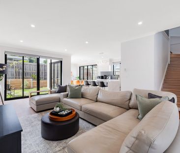 Designer Luxury in Donvale - Photo 2