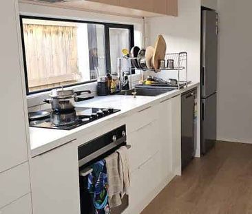 Stylish & Modern 2-Bedroom Townhouse in the Heart of Saint Andrews - Photo 3