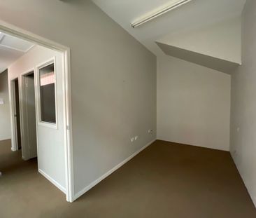 Modern 2-Bedroom Flat in the Heart of the CBD – Utilities Included! - Photo 3