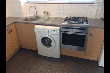 2 Bed Flat, Wyclif Court, EC1V - Photo 5