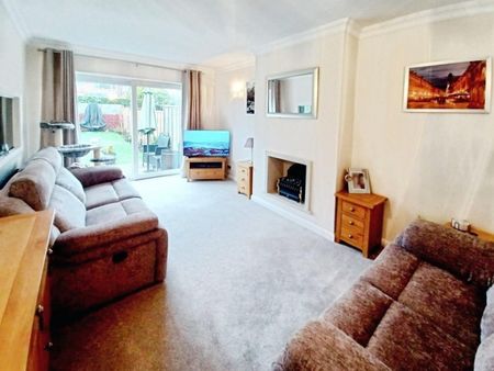3 bedroom House To Let - Photo 5
