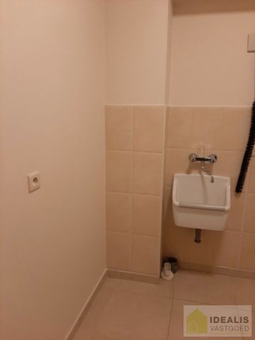 Ruim instapklaar appartement met 2 slaapkamers in hartje Neerpelt - Photo 5