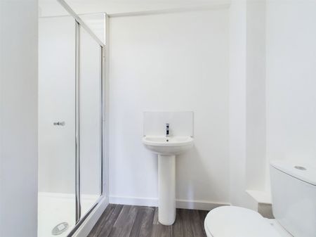 Bank House, Oldbury Road, Tewkesbury, GL20 - Photo 3