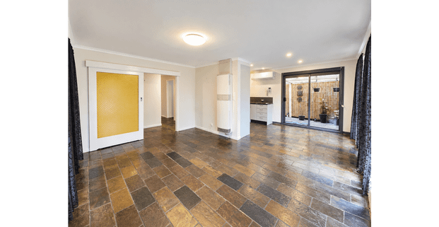Beautifully Updated 3-Bedroom Home with Brand-New Bathroom, Flooring & Air Conditioning - Photo 1