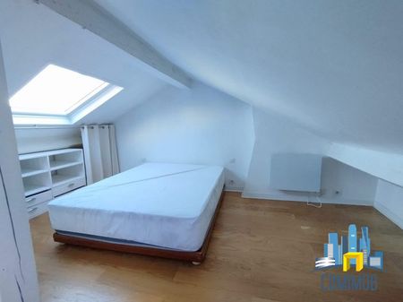 COURBEVOIE - 2 P MEUBLE SOUS COMBLES 36m² / 100m² au sol - Photo 2