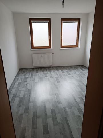 Mürzzuschlag. Großzügige Wohnung mit Balkon für eine liebe Familie - Photo 4