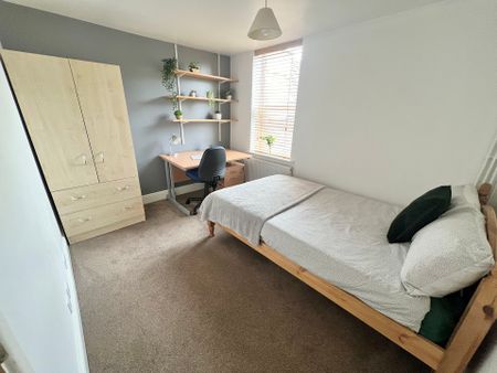 5 Bedrooms, 89 Gulson Road – Student Accommodation Coventry - Photo 2