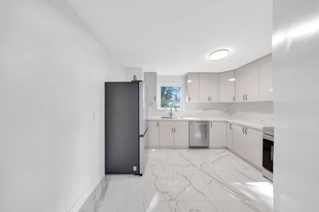 For Lease - 18 Windridge Drive Unit# Main, Markham, Ontario - Photo 5