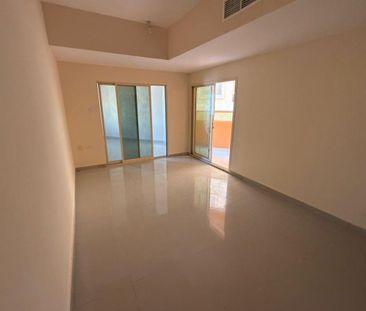 Two bedrooms and a large living room, suitable for - Photo 5