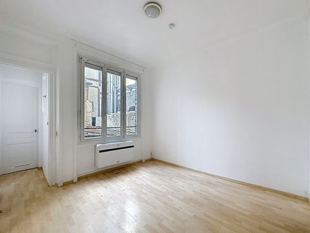 Appartement à louer - REIMS- HYPER CENTRE - Photo 5