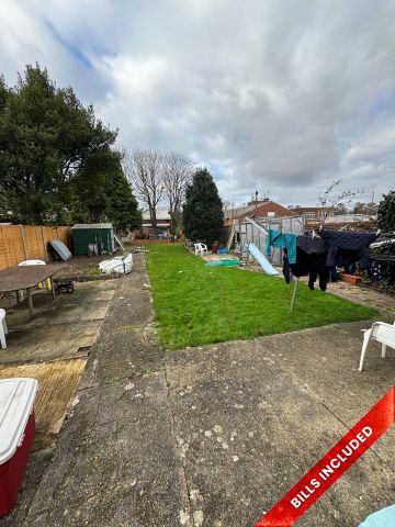 2 Bed Flat, Wide Lane, SO18 - Photo 5