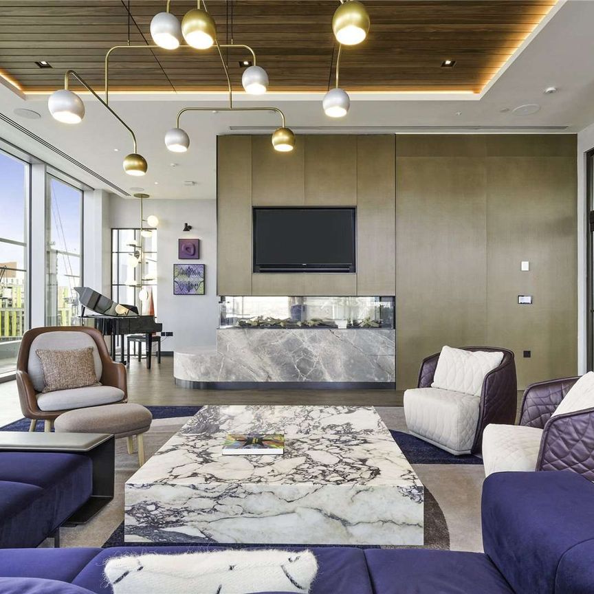 32 amenity spaces, including two rooftop swimming pools, rooftop terraces, sky-lounge bar, pet spa and games room. - Photo 1