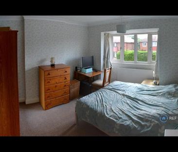 3 bedroom semi-detached house to rent - Photo 5