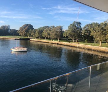 Elizabeth Bay - Photo 4