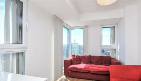 Axis House - Photo 2