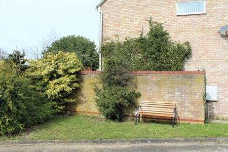 1 bedroom semi-detached house to rent - Photo 5