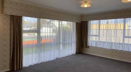 Sunshine and Space - Photo 4