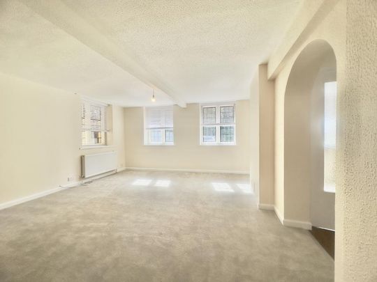 3 bedroom character property to rent - Photo 1