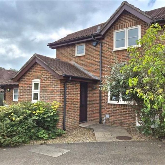 3 bedroom terraced house to rent - Photo 1