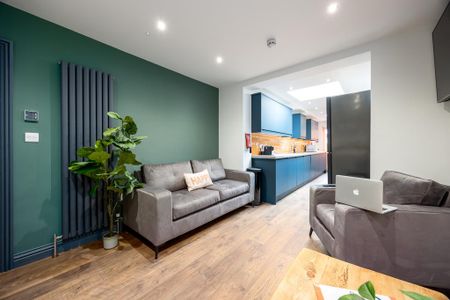 1 bedroom in a house share to rent - Photo 2