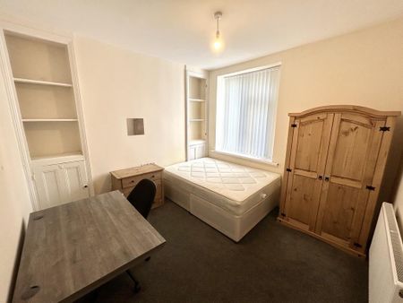 5 bedroom house to rent - Photo 3