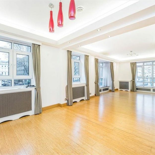 Lancaster Gate - Photo 1