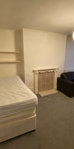Flat 1, 12 Kelso Road, LS2 9PR, Leeds - Photo 3