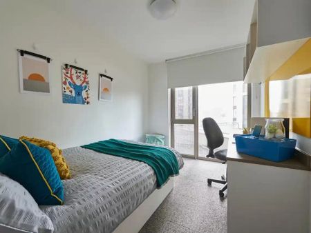 5 Bed Upper Floor En-suite - Photo 2
