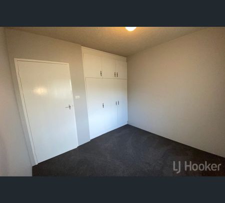 1/12 Gilmore Place, Queanbeyan West, NSW 2620 - Photo 3
