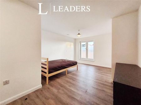 1 bedroom in a house share to rent - Photo 4