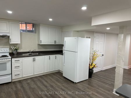 For Lease - 640 Farwell Crescent, Mississauga, Ontario - Photo 4