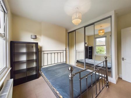 2 bedroom maisonette to rent - Photo 5