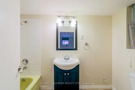 18 Northview Avenue #Lower - Photo 2