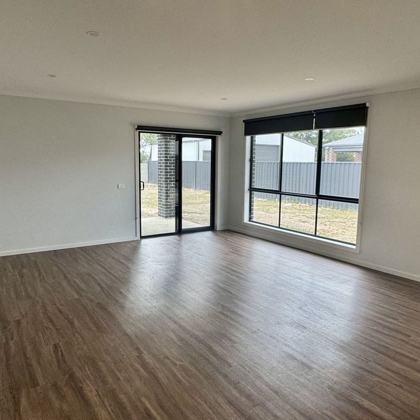 Near New Four Bedroom Home - Photo 1